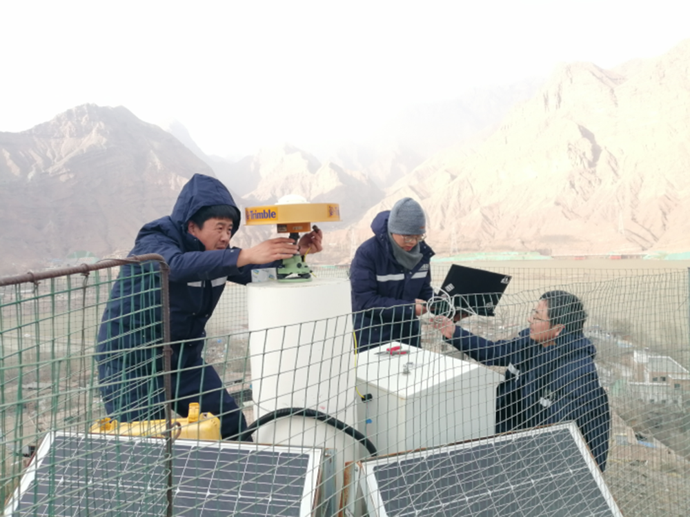 地震系统现场工作队全力以赴开展甘肃积石山6.2级地震应急处置工作